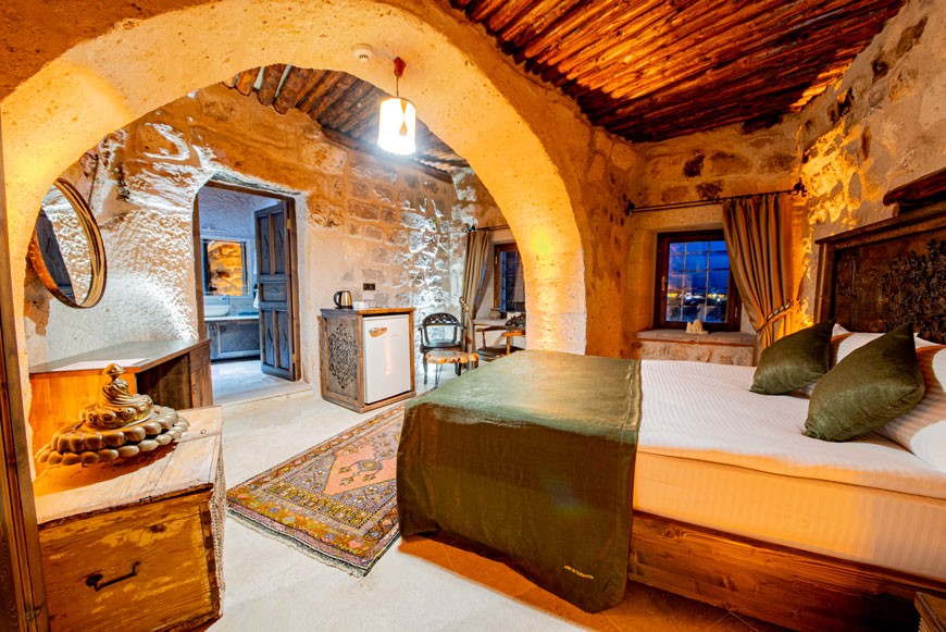 Deluxe Stone Room