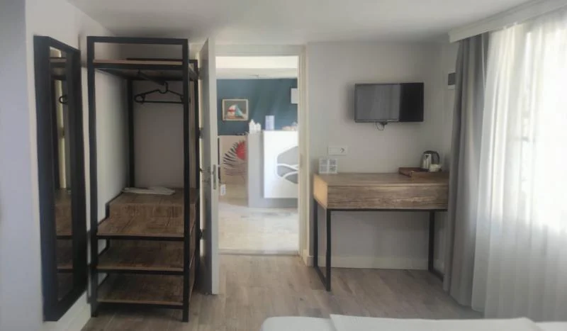 Economy Room, Garden View