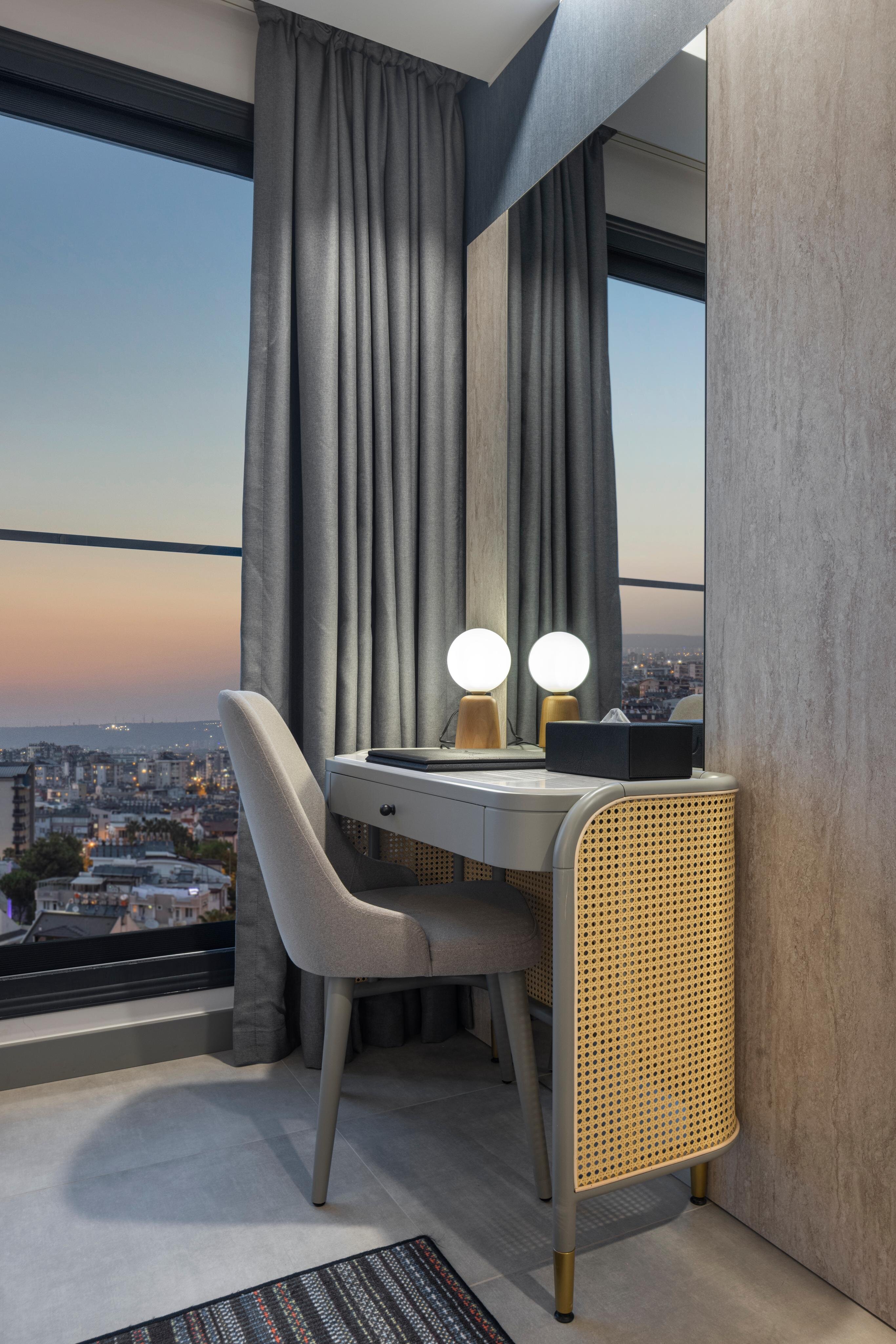 Classic Room City View