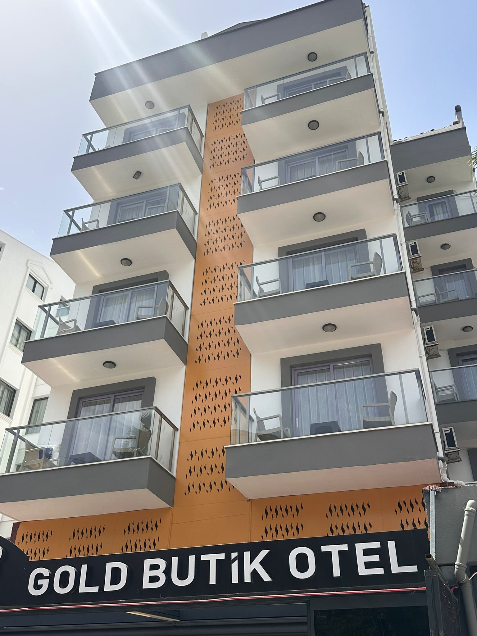 Standart Deniz veya Havuz Manzaralı Oda