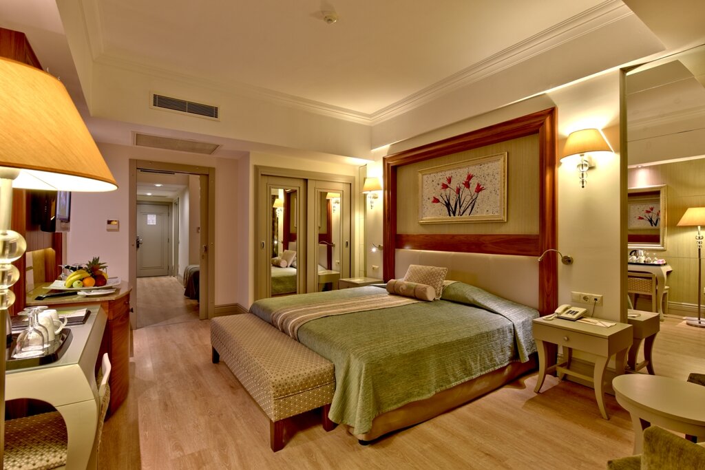 Side Star Resort