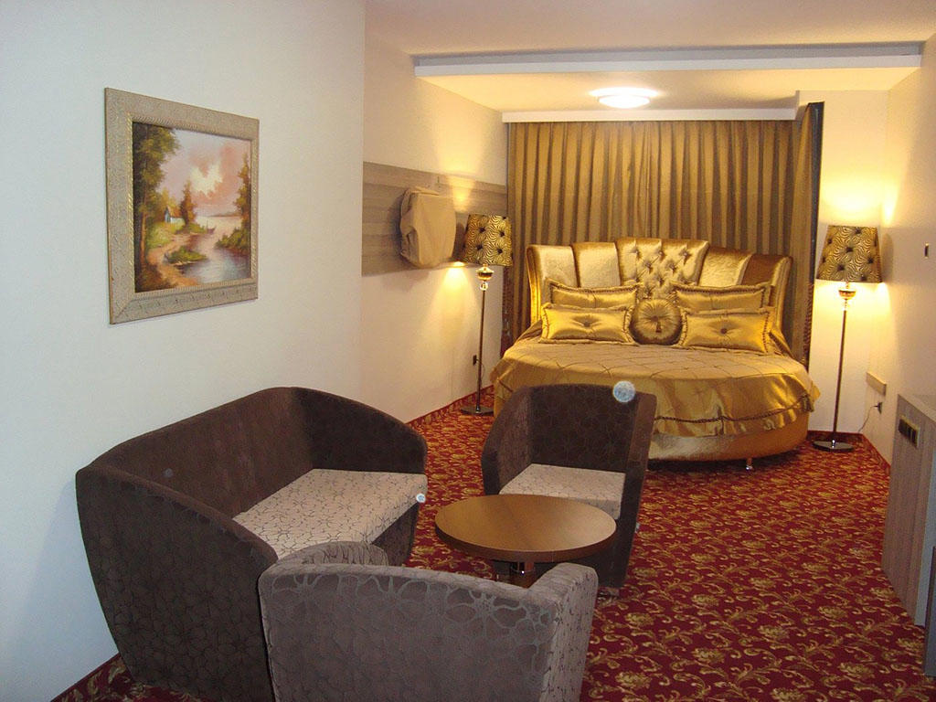 Suite Room (Jacuzzi)