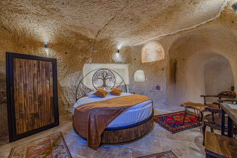 Junior Cave Room