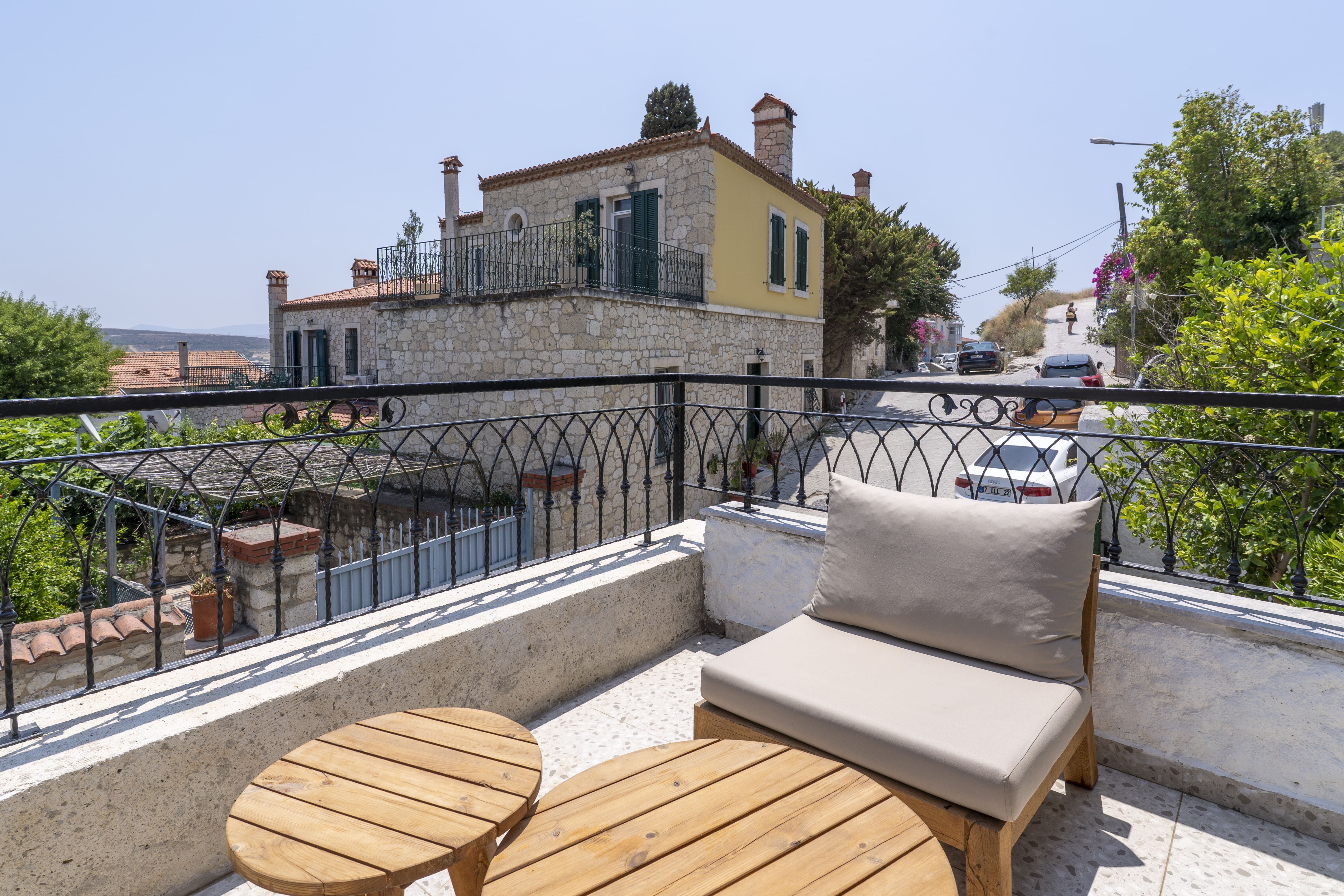 Naro Suites 3