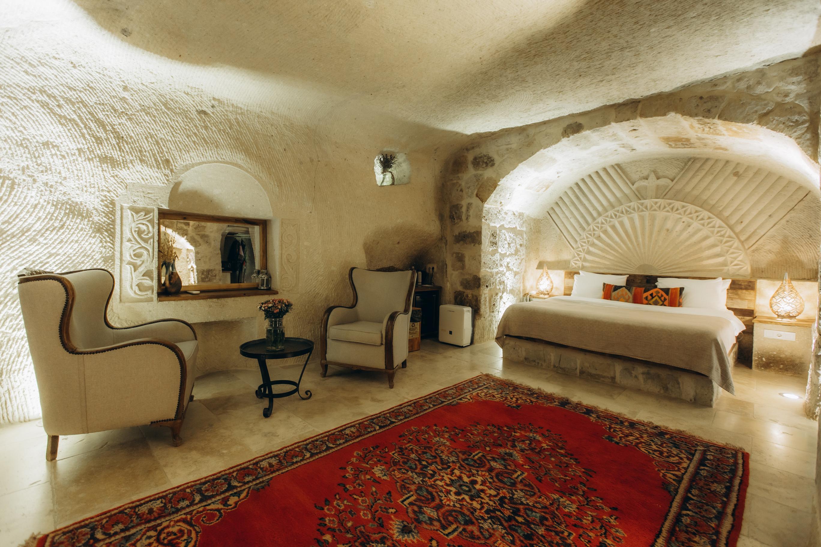 Cave Suite Room, Pool View