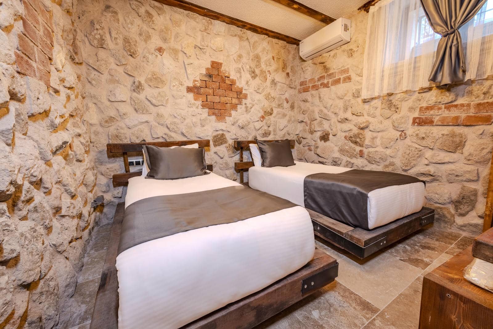 Tuna Guest House