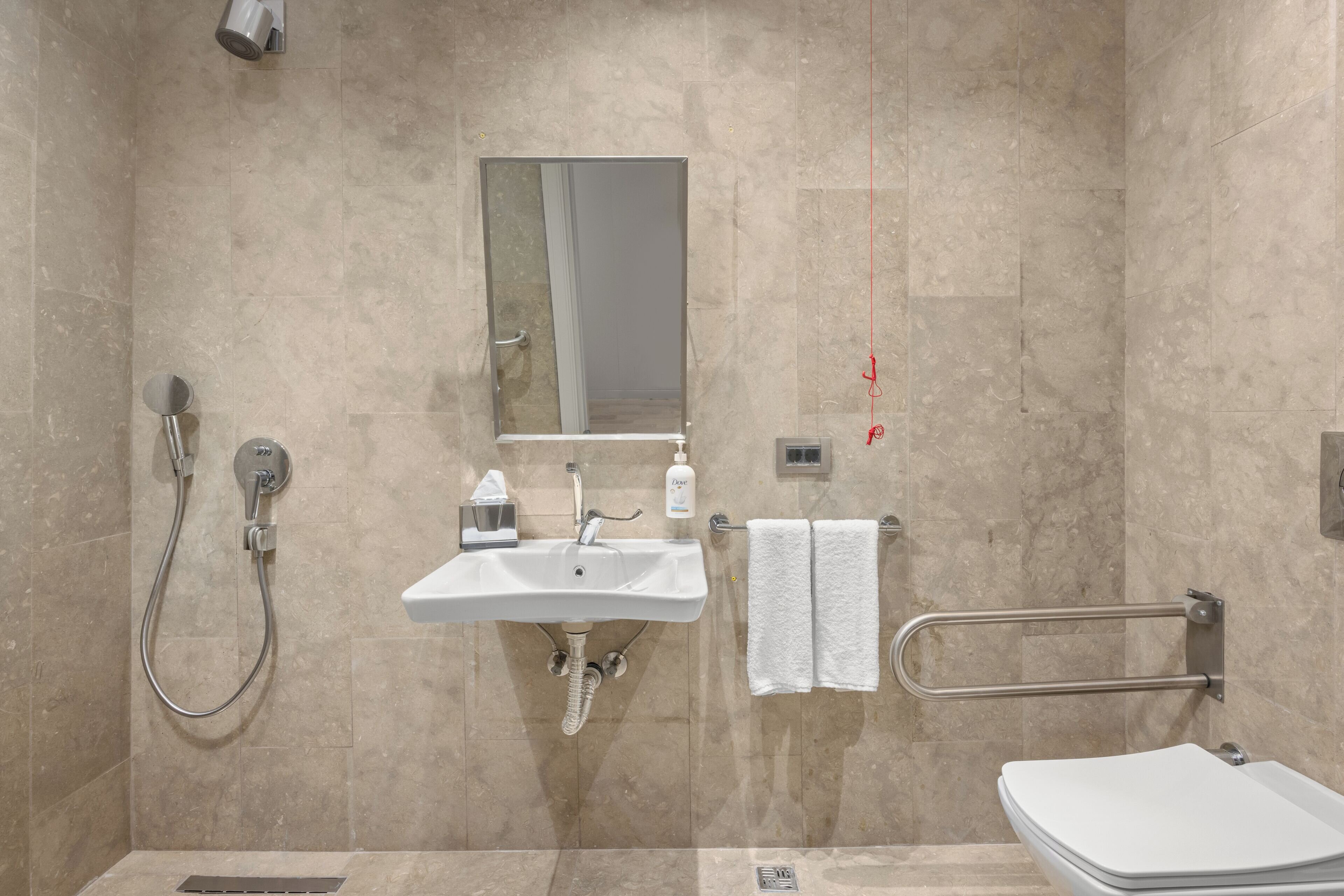 1 King Standard Accessible