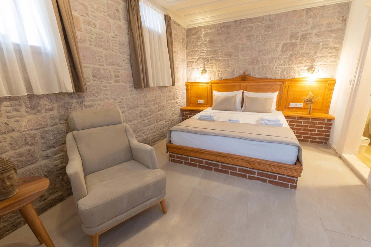 Economy Room