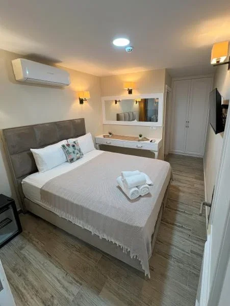 Rose Room, Floor -1