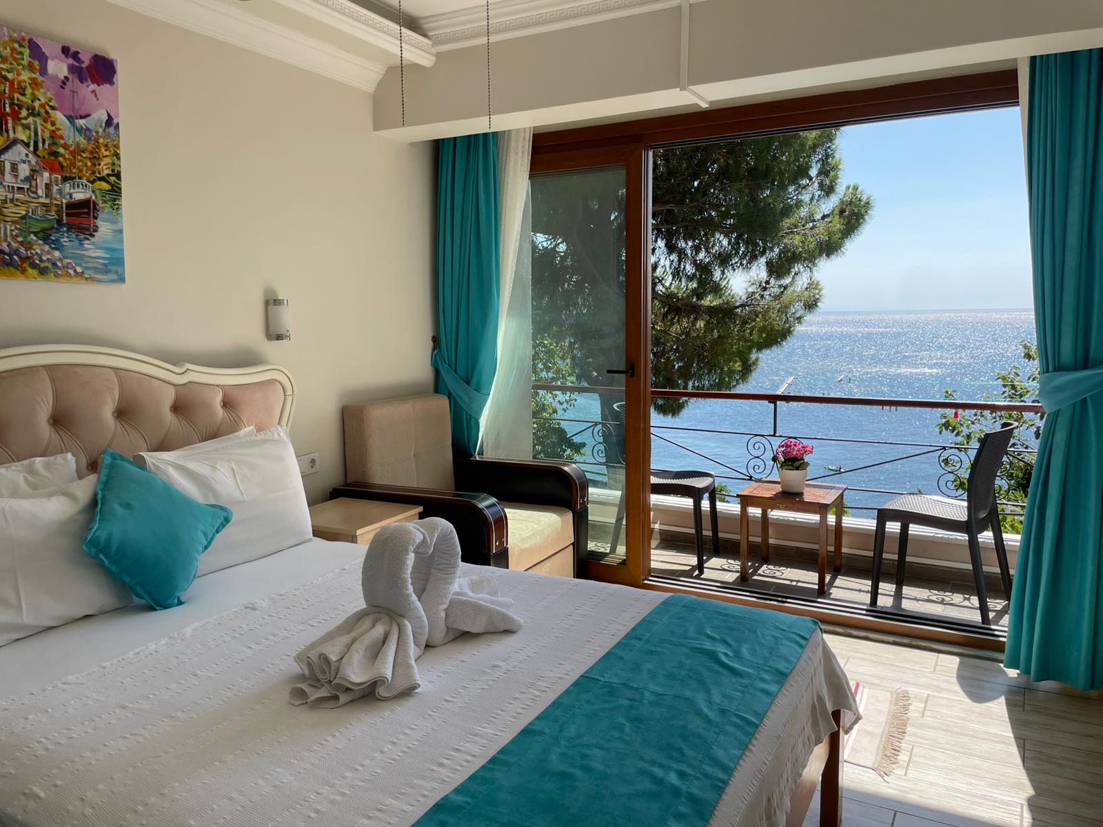 Comfort Room (Balcony)