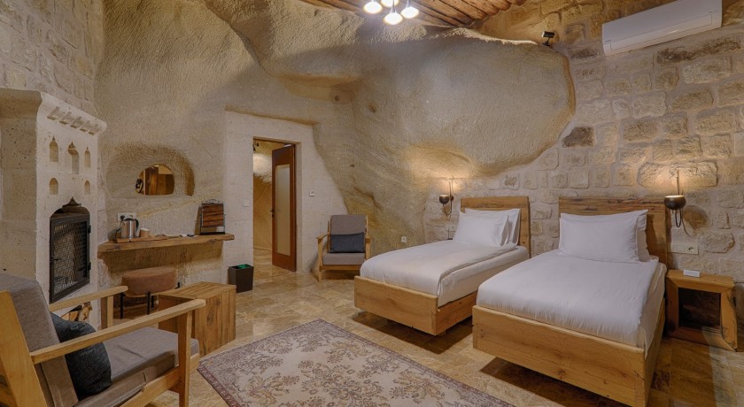 Solem Cave Suites