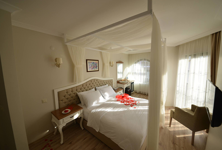 Deluxe Teras Oda (Teraslı)