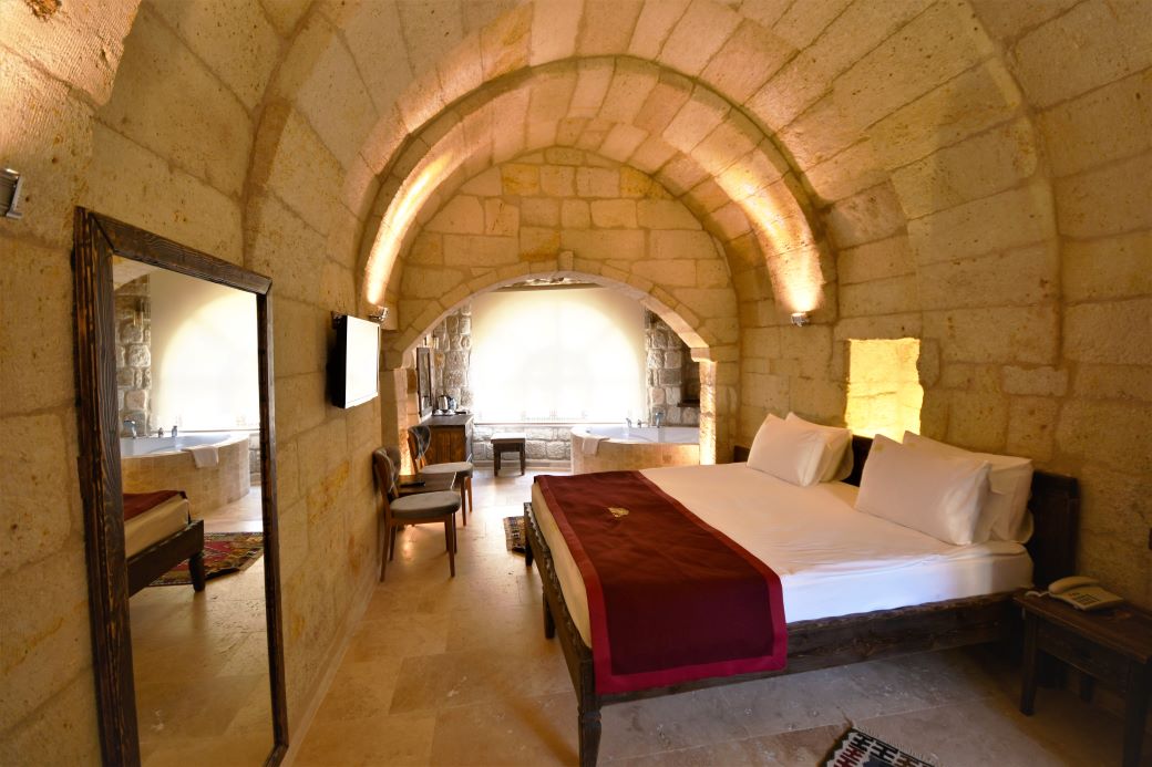 Under Cave Hotel