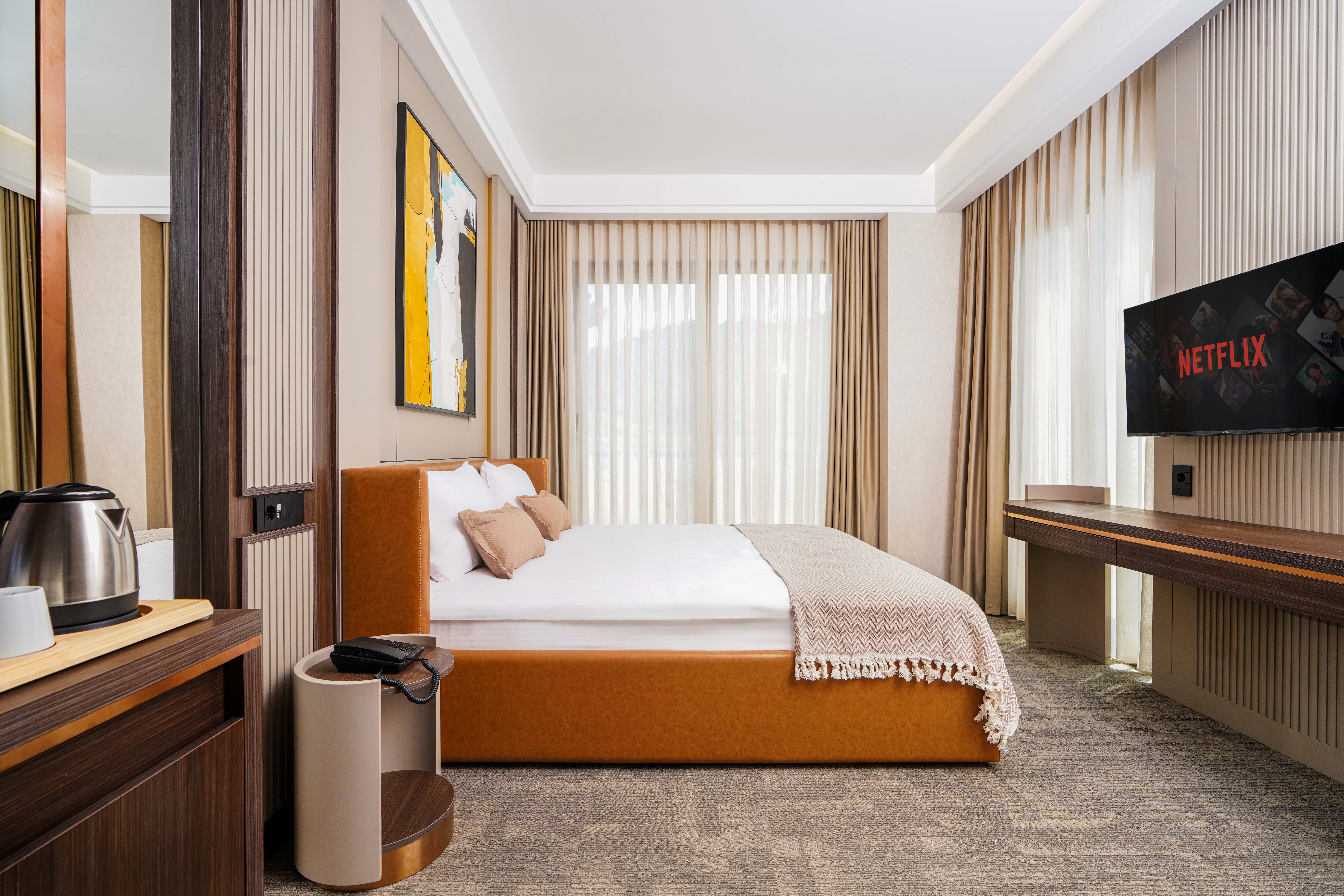 Corner Room, Nature View