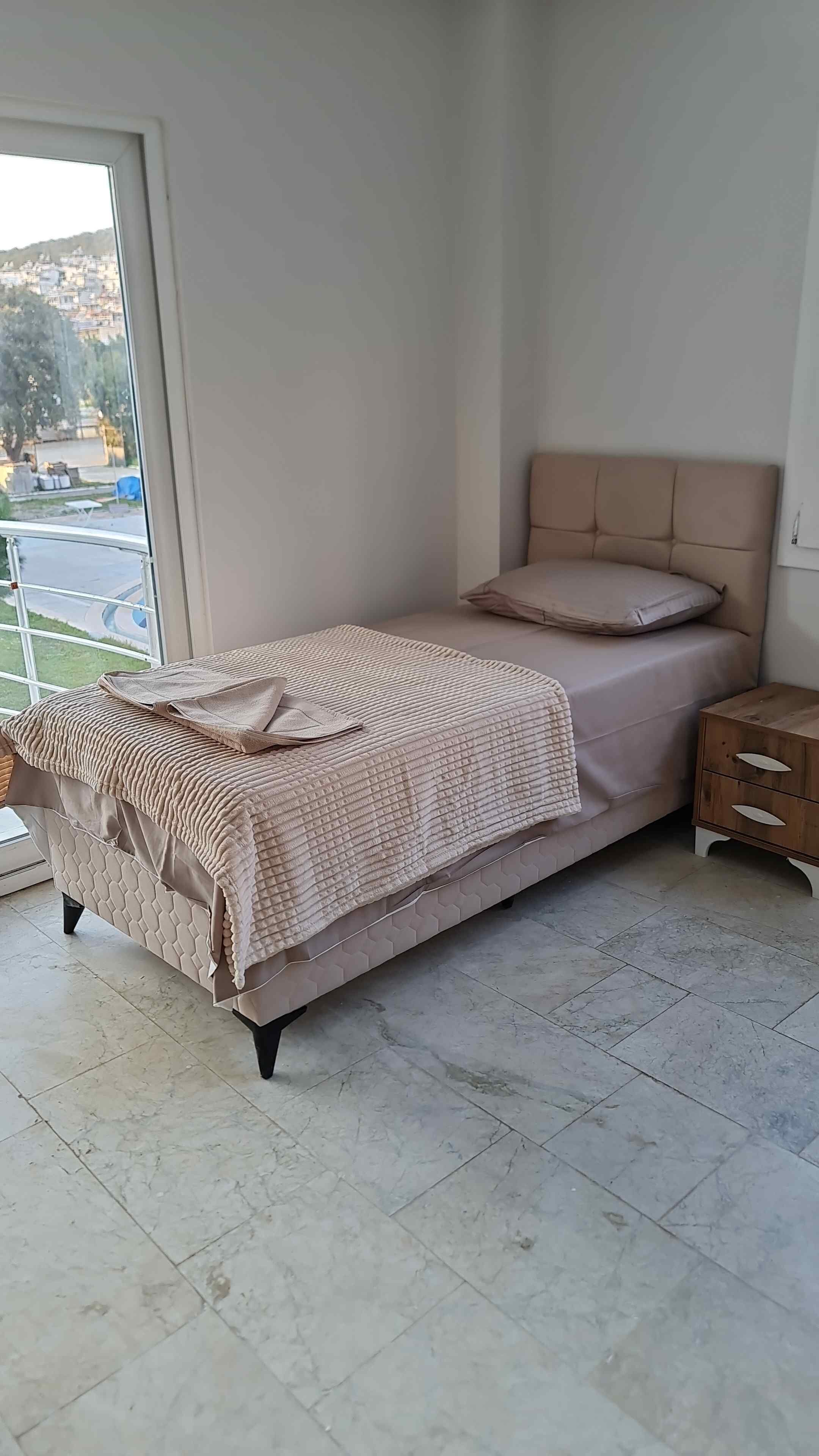 Bahçe Manzaralı Oda