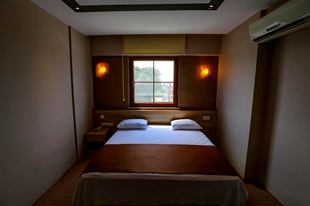 Grand Ayzek Hotel