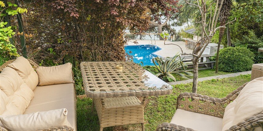 Aloni Deluxe Deniz Manzaralı Bahçeli Oda