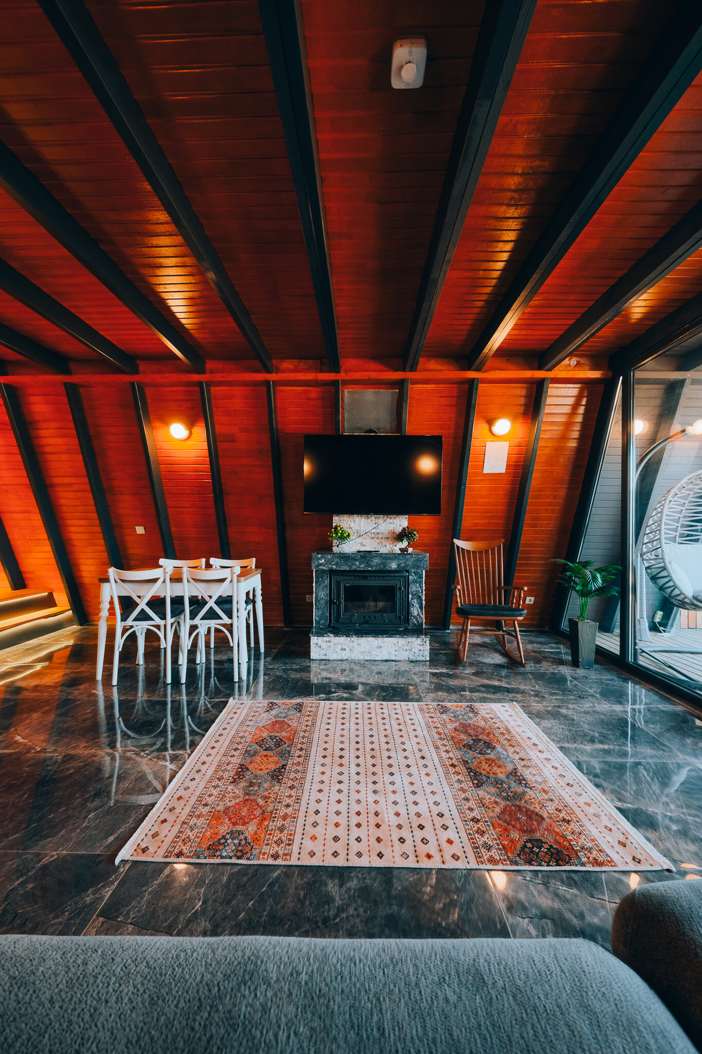 1+1 Isıtmalı Kare Havuzlu Bungalov