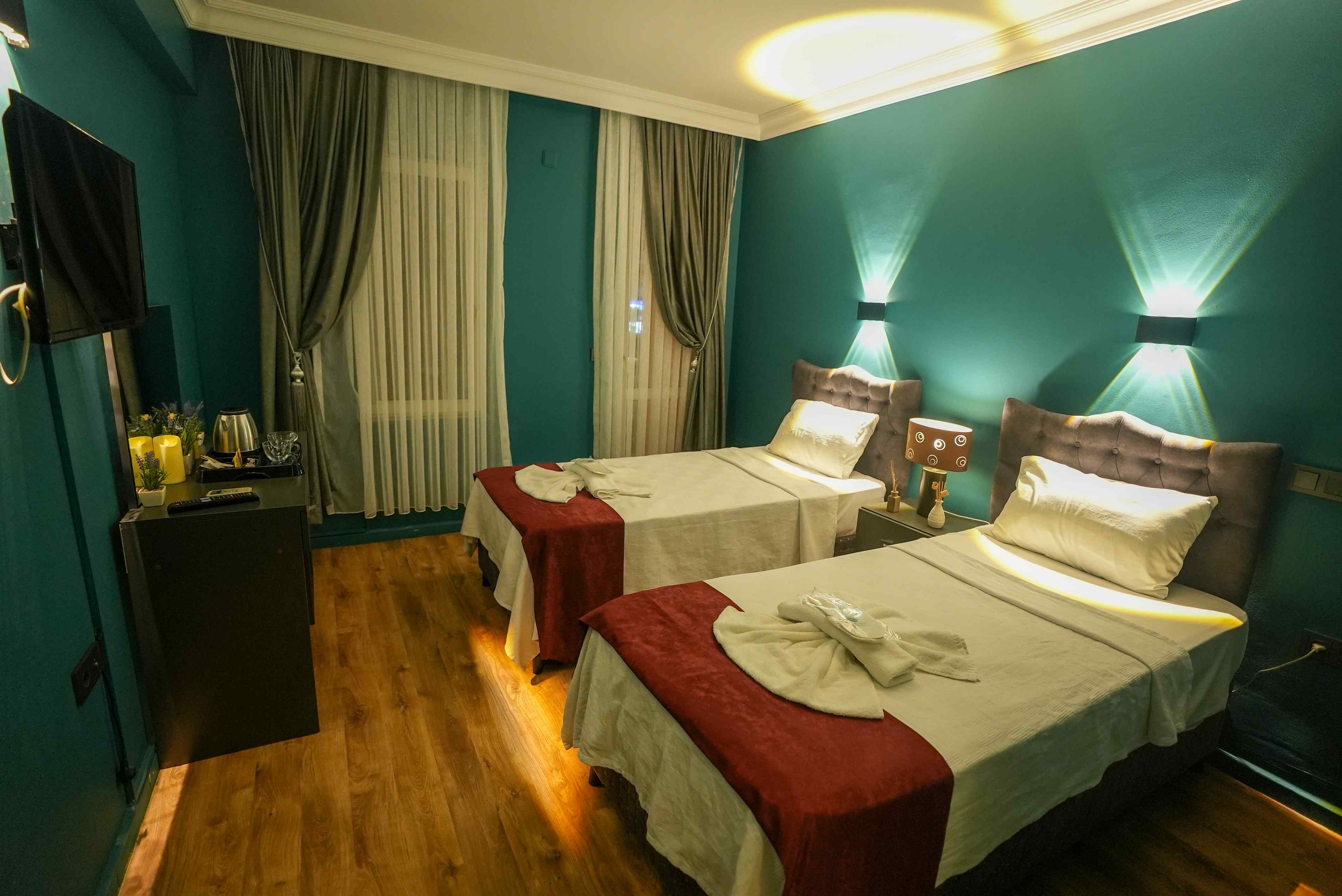 Deluxe Iki Ayrı Yataklı Oda