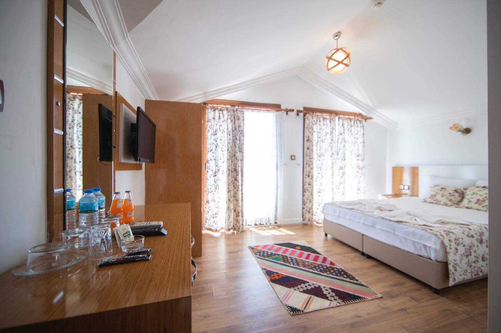 Studio Room (Balcony)