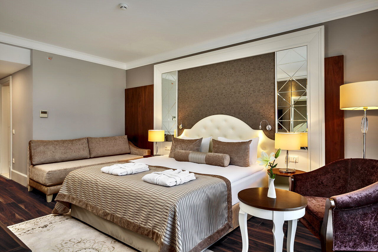 Sunis Efes Royal Palace Resort Hotel & Spa Kara  Manzaralı Standart Oda 