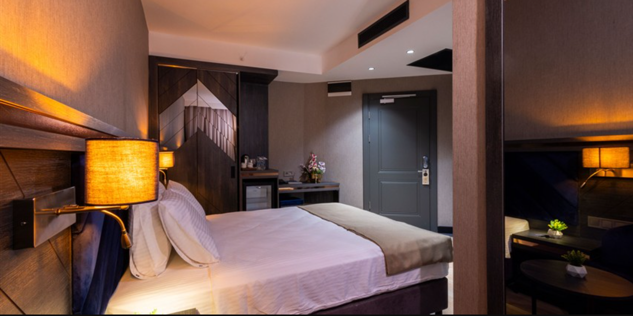 Westdoor Hotel
