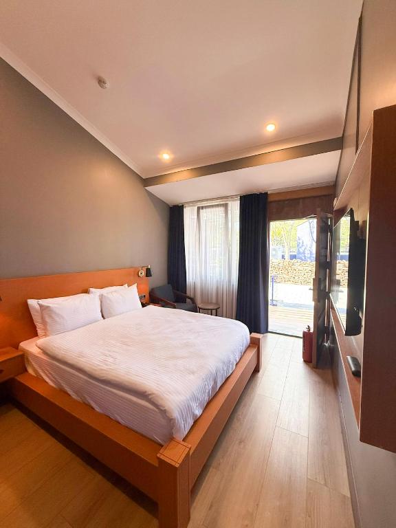 Navy Inn Hotel