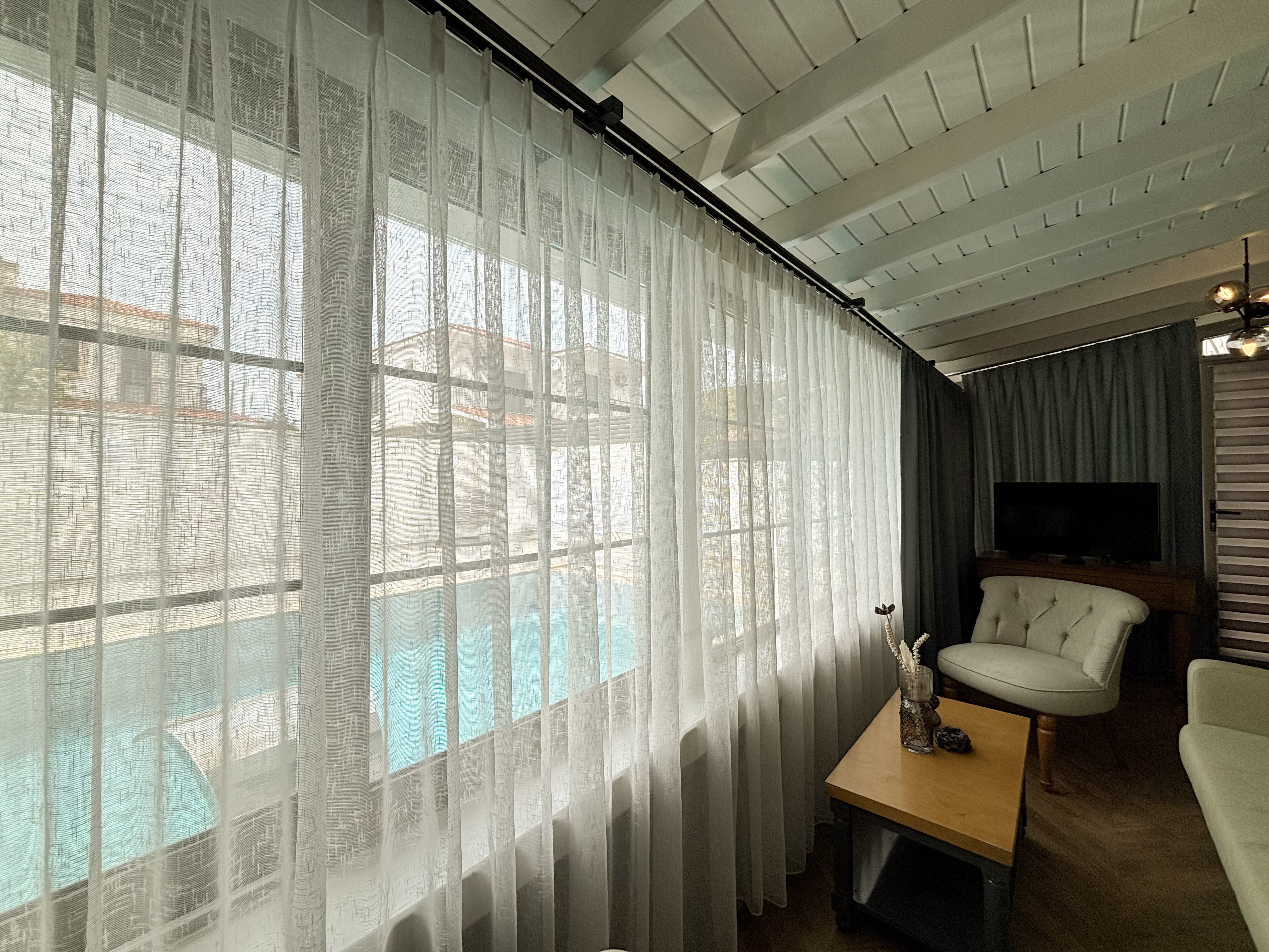 King Suite Pool View