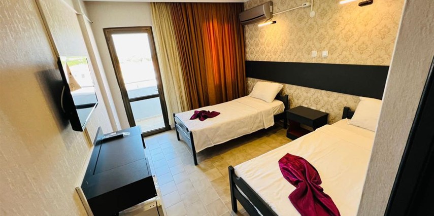 Single Room (1 Person)