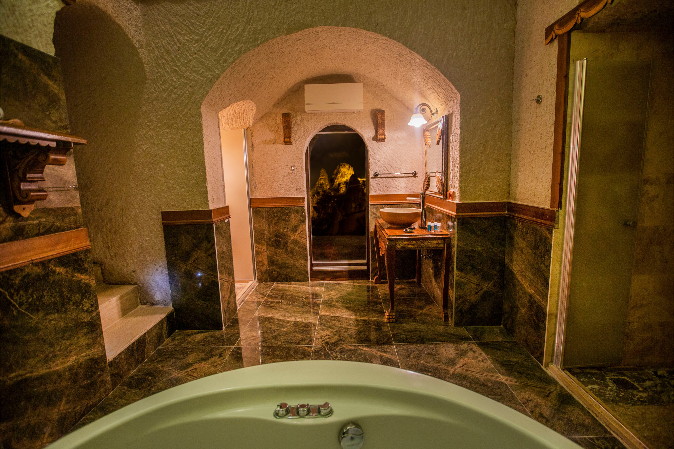 Hermes Cave Hotel