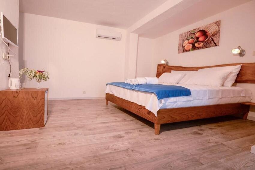 Alaçatı Otel Rebetiko