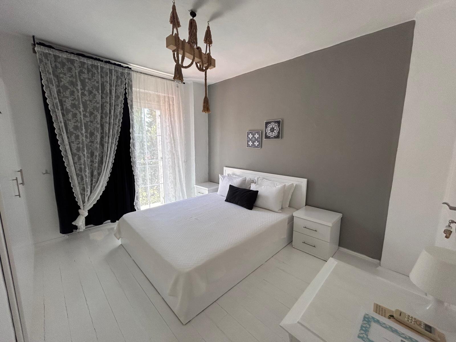 Pürlen Alaçatı · 8