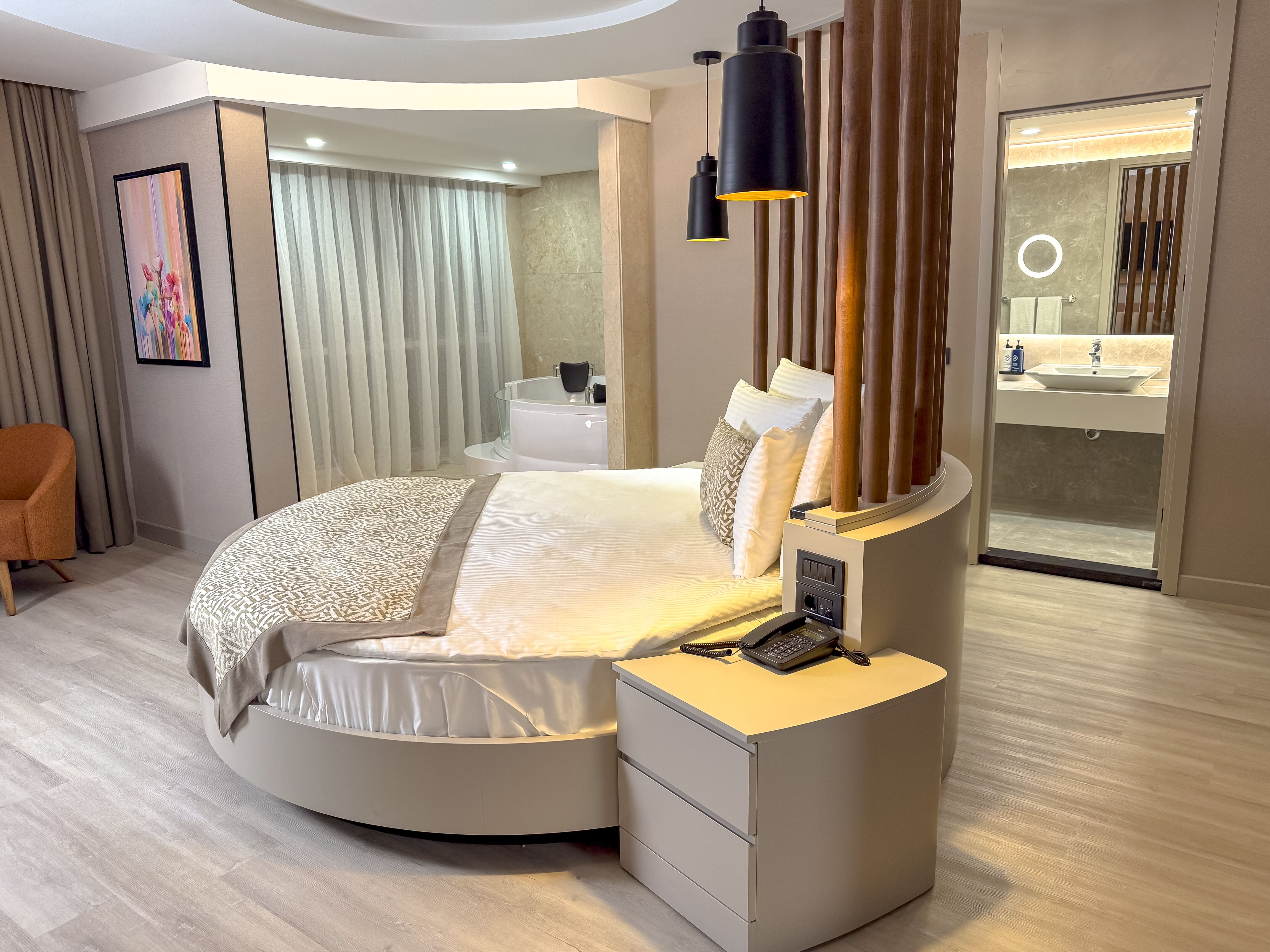 Honeymoon Room with Jacuzzi