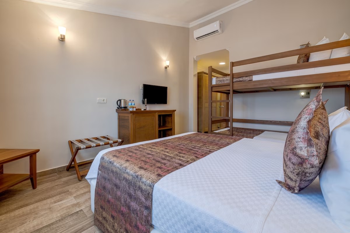 Bunked Room, Garden View