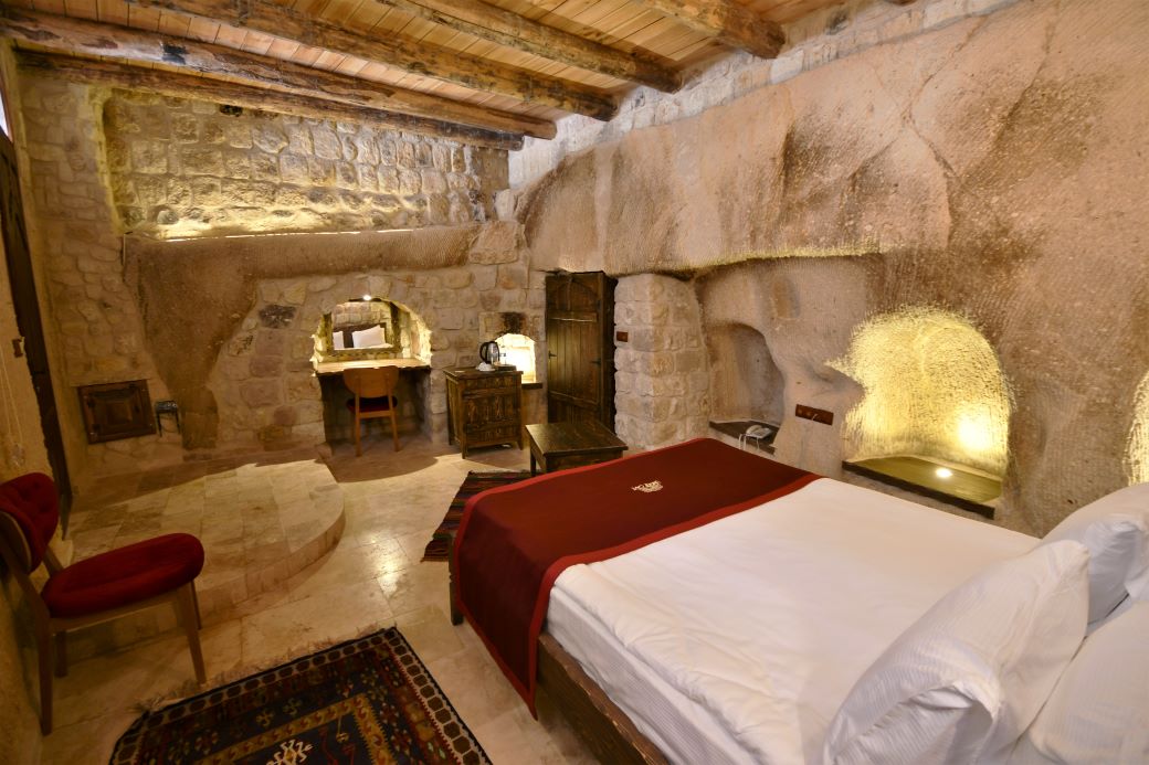 Under Cave Hotel