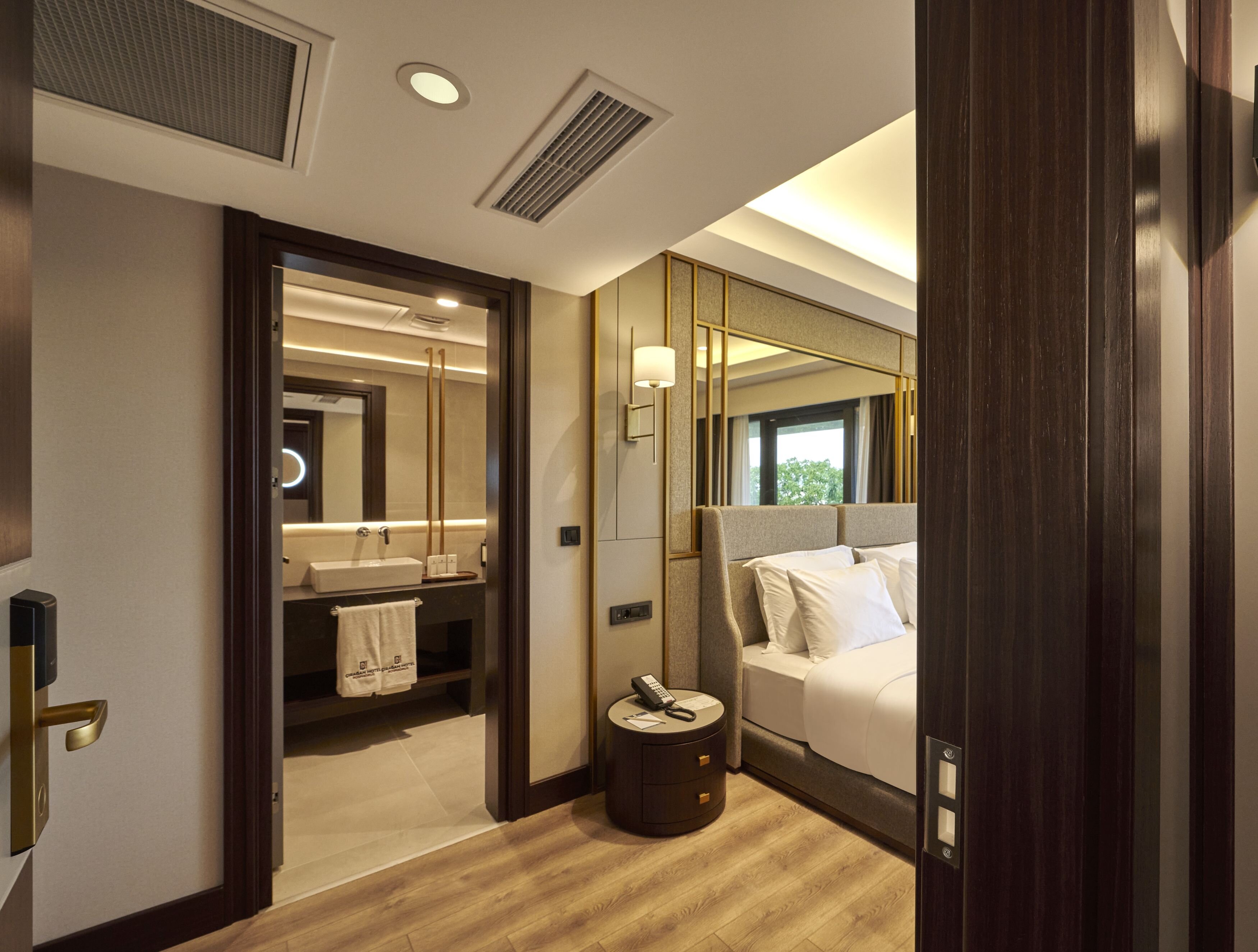 Deluxe Oda, Kısmi Deniz Manzaralı, King Yataklı