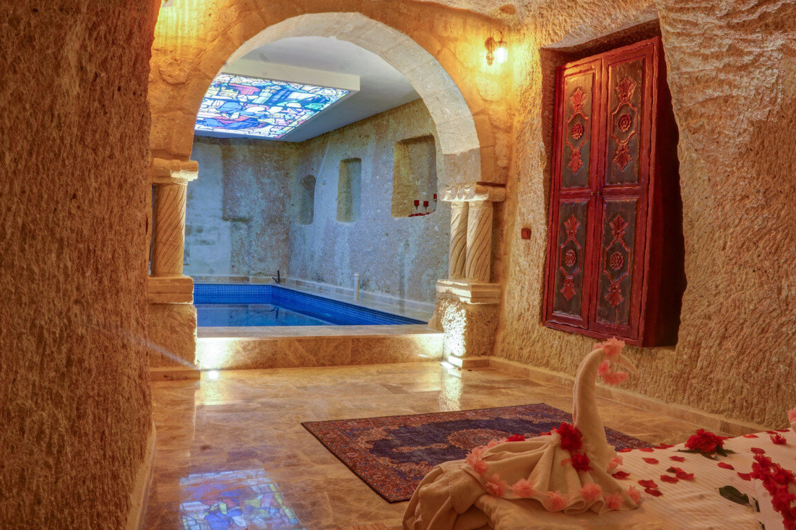 Calypso Cave Suites