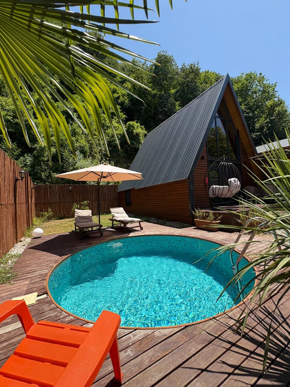 Bungalov, Havuz Manzaralı