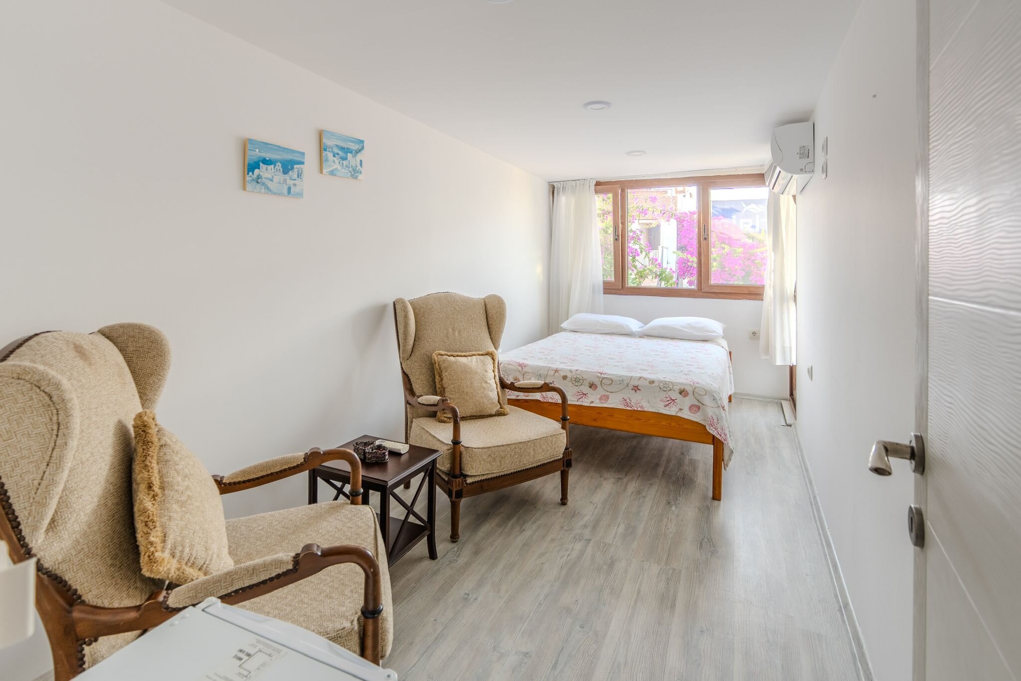 Bahçe Manzaralı 1.Kat Balkonlu 1+1 Oda