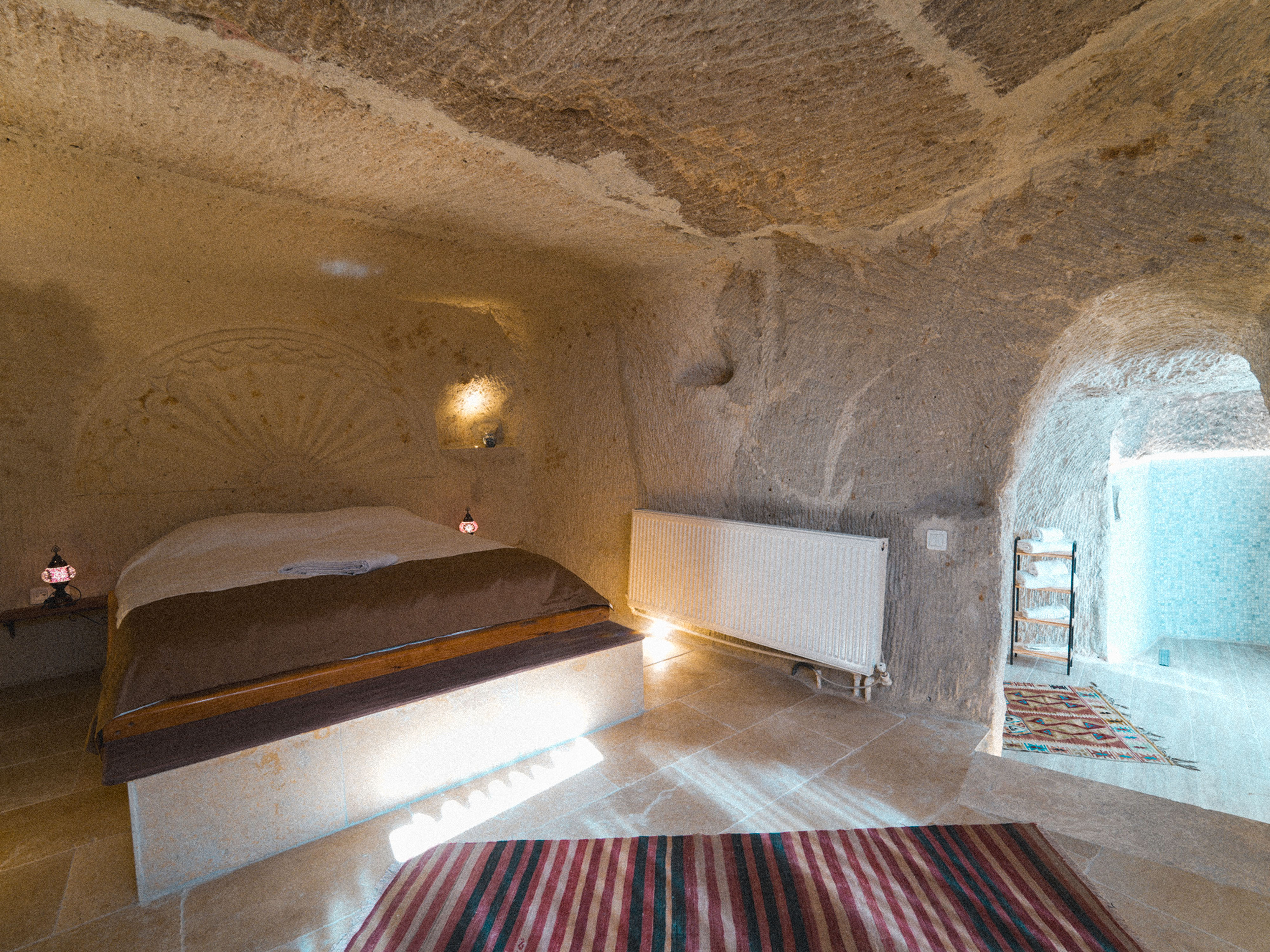 Cave Suit Oda, Havuz Manzaralı