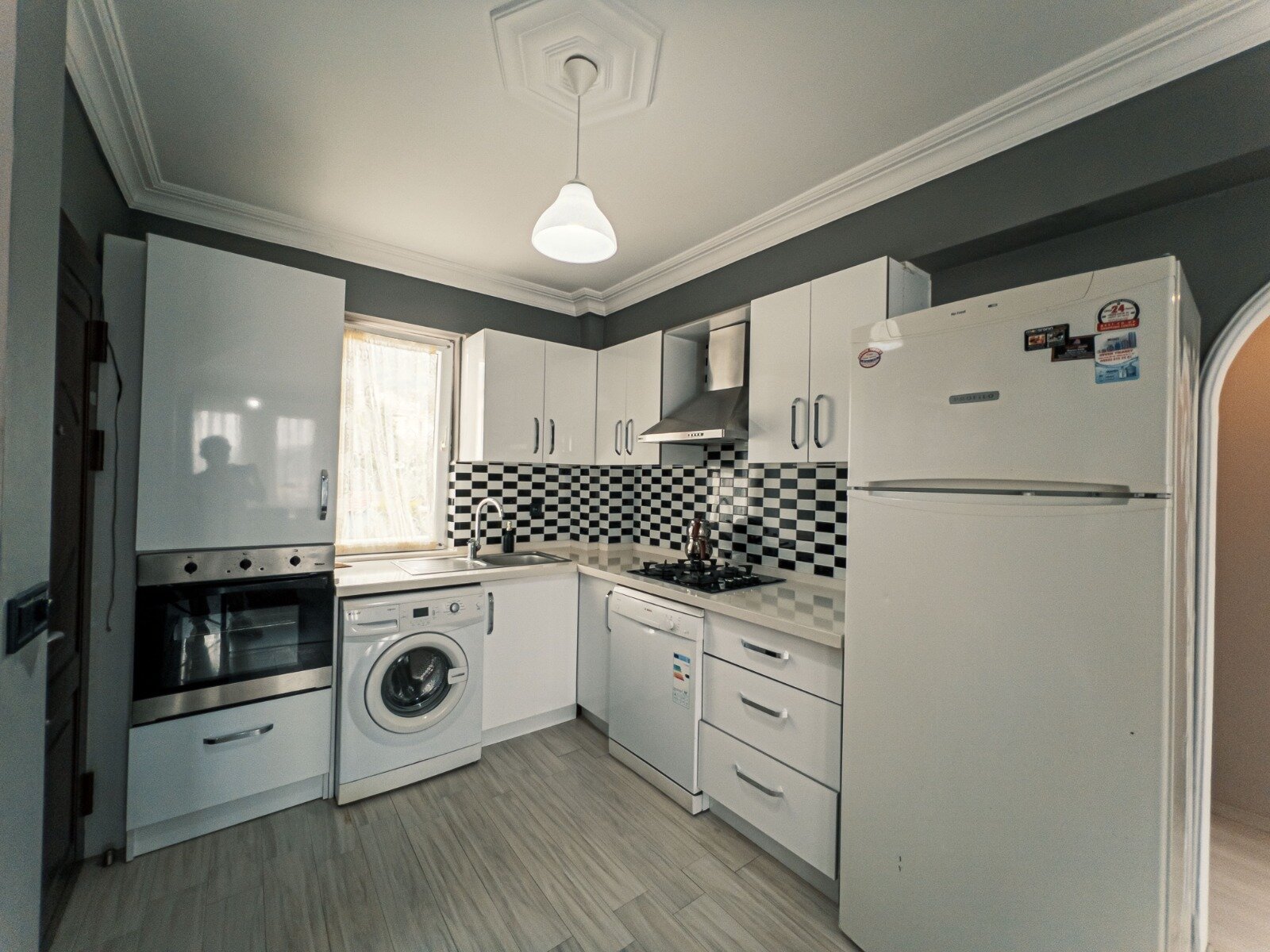3+1 Ana Yol Manzaralı Daire