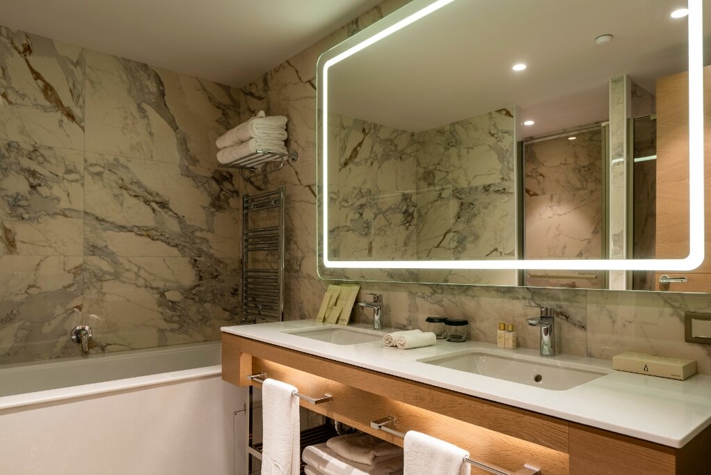 Executive Thermal Family Suite