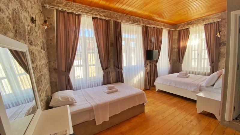 Superior Room (3 Person)