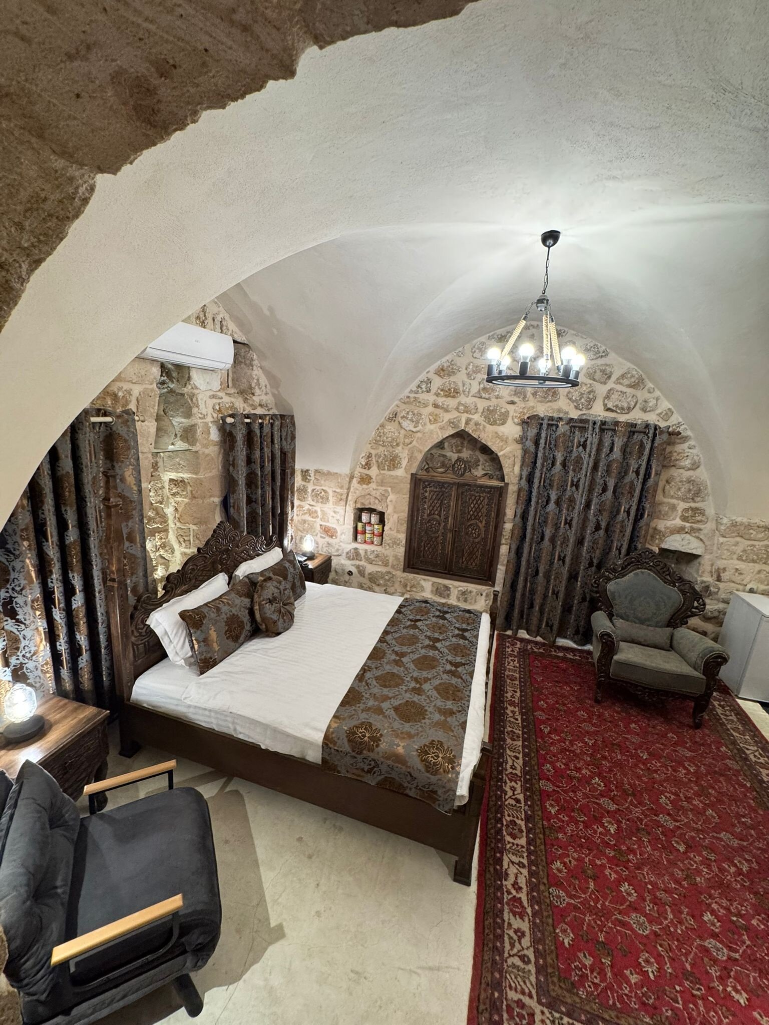 Delux Antique 1