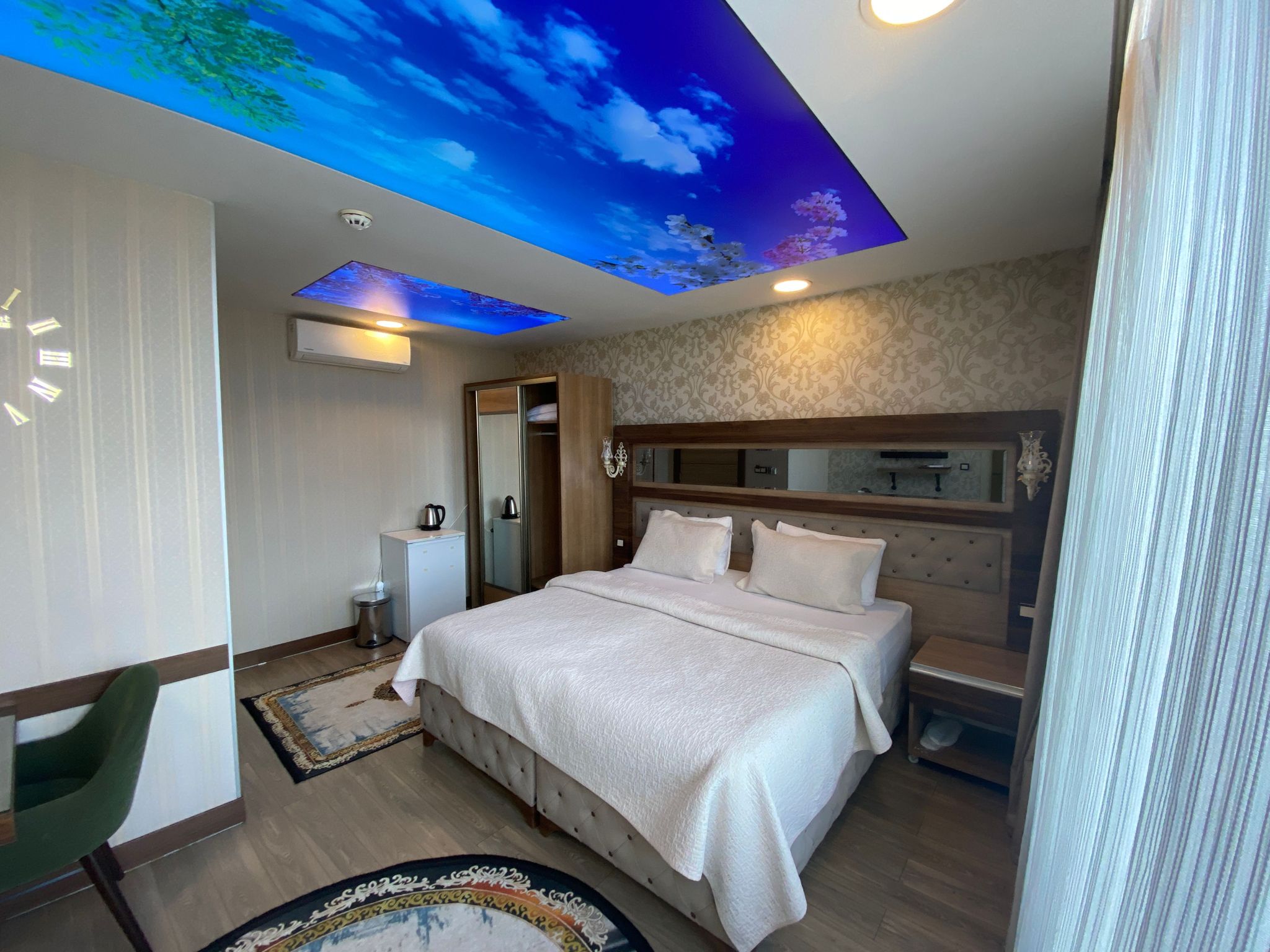 Suite Room