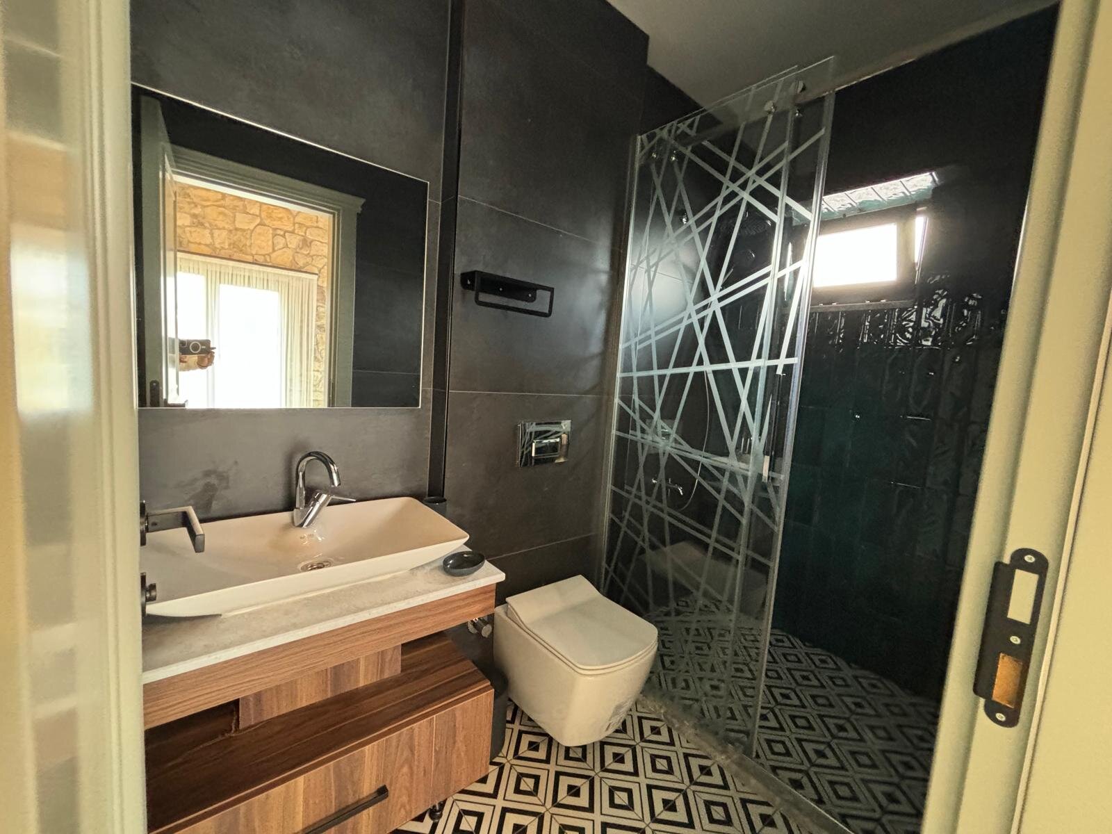 4+1 Isıtmalı Havuzlu, Şömineli Villa