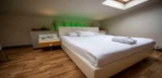 Penthouse Cam Tavanlı Oda Görseli