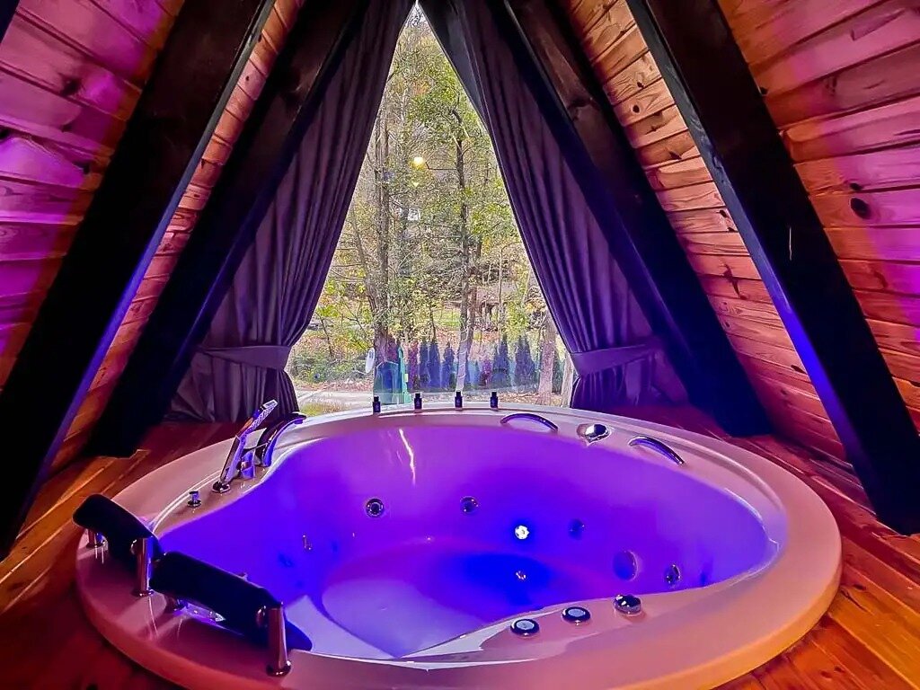 Isıtmalı Havuzlu, Jakuzili Bungalov