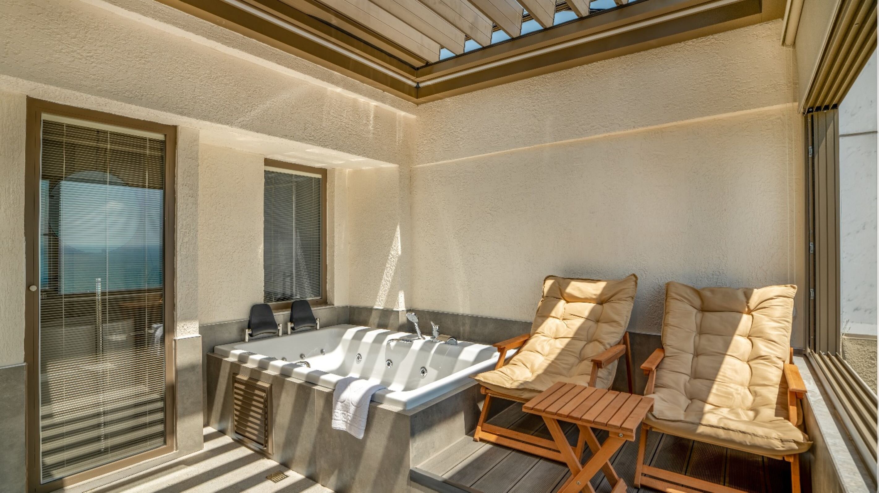 Deniz Manzaralı Suit 3