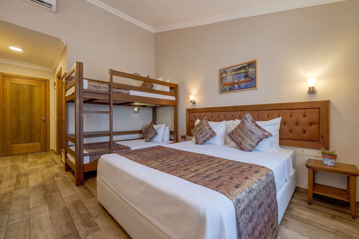 Bunked Room, Sea View